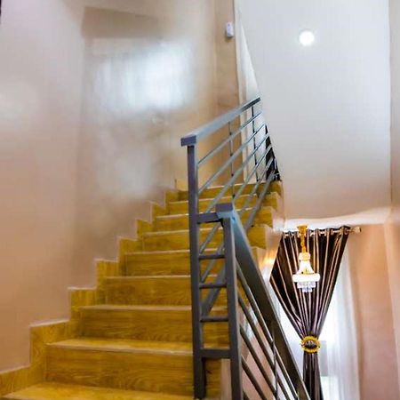 El Elyon Hotel And Suites Lagos Esterno foto