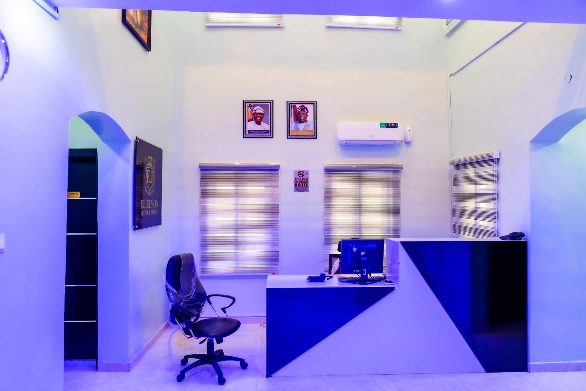 El Elyon Hotel And Suites Lagos Esterno foto