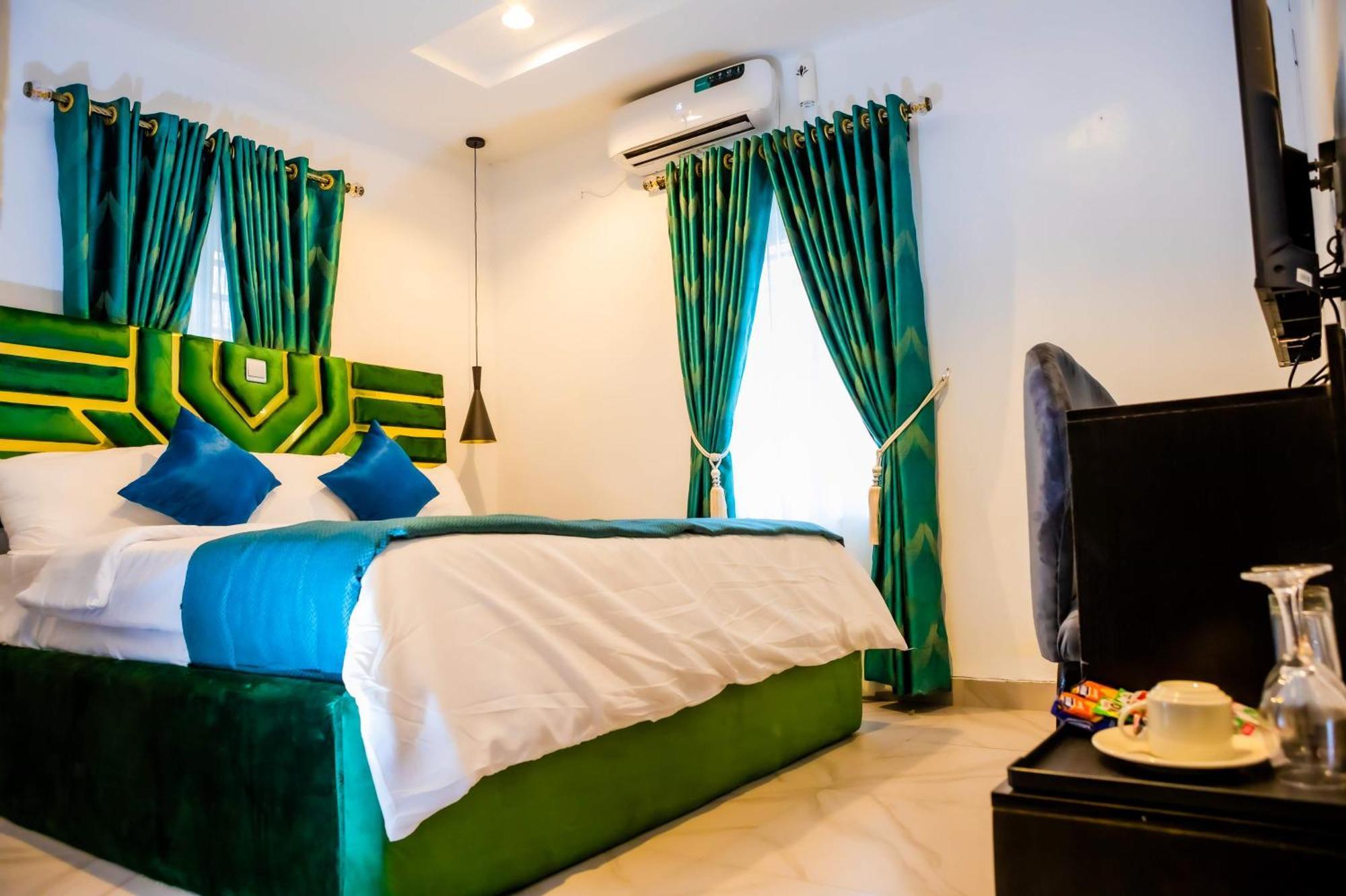 El Elyon Hotel And Suites Lagos Esterno foto