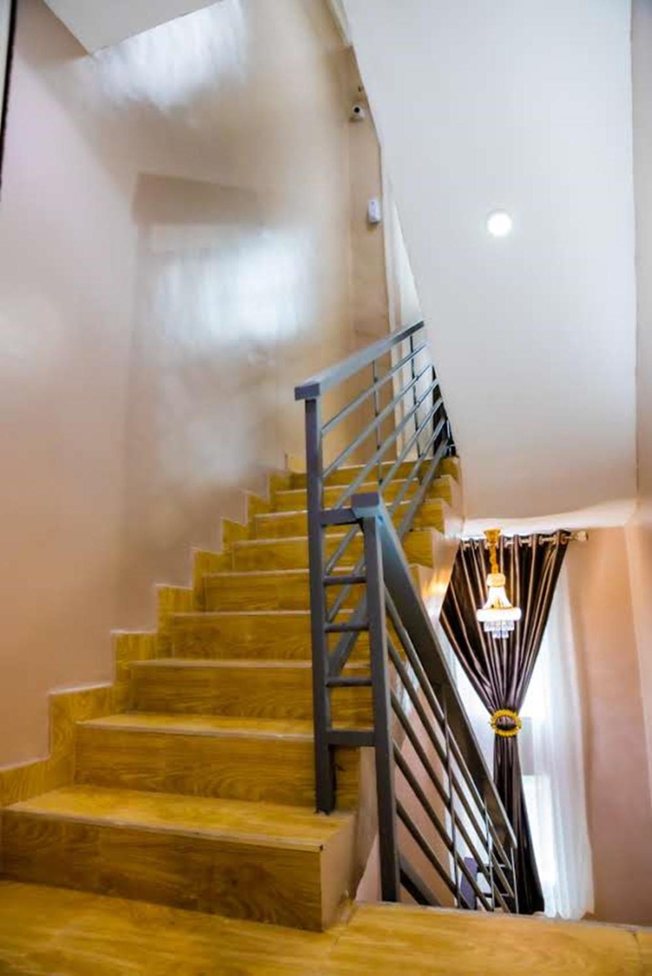 El Elyon Hotel And Suites Lagos Esterno foto