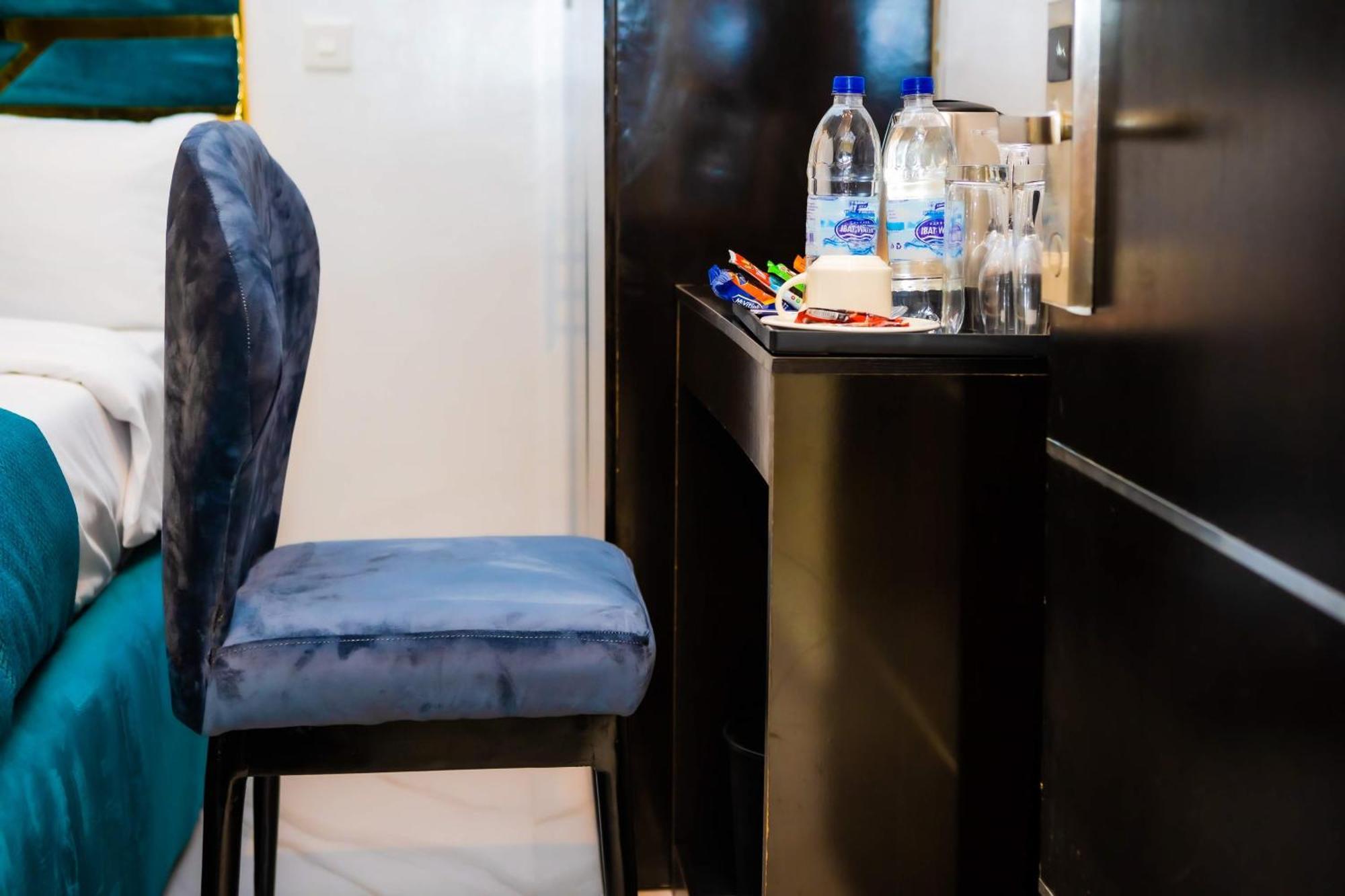 El Elyon Hotel And Suites Lagos Esterno foto